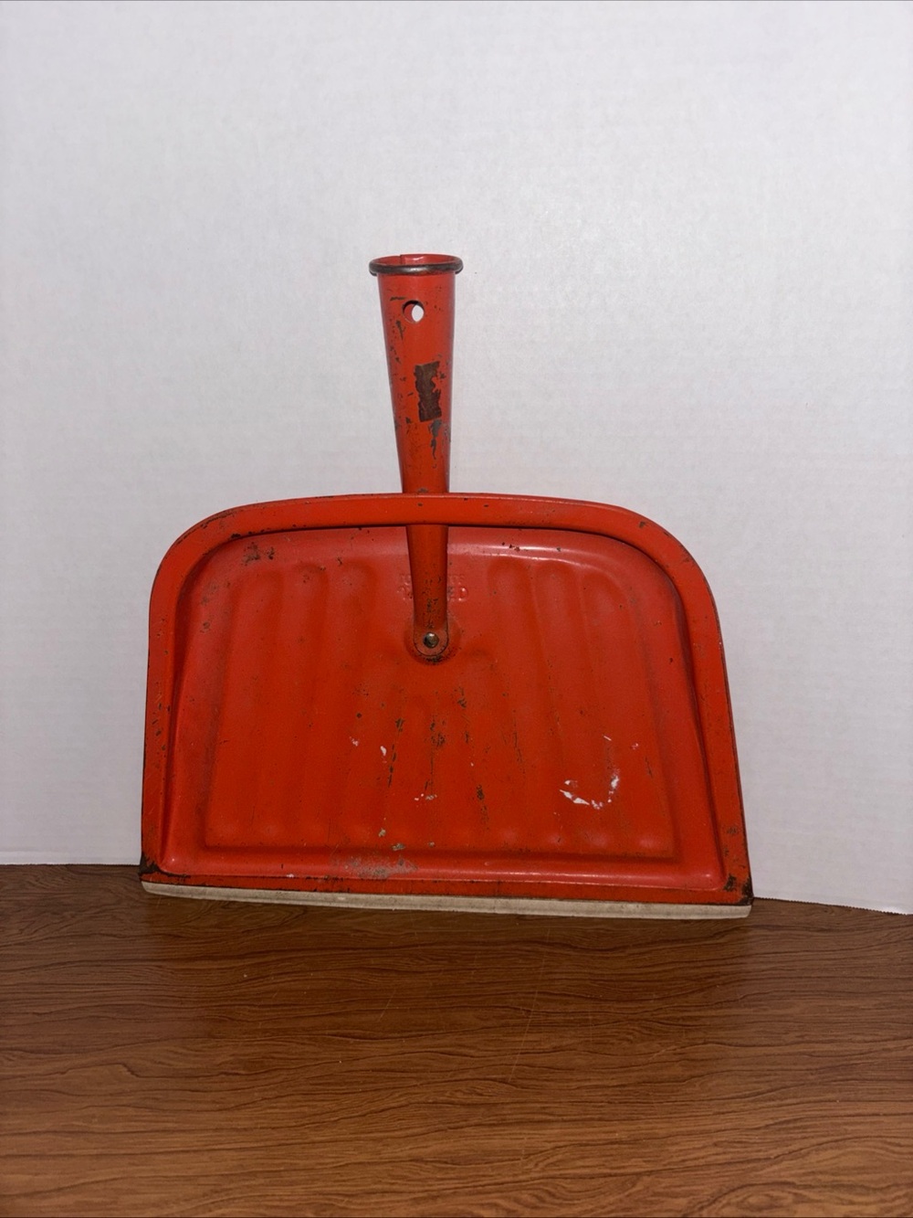 Vintage Red Metal Wall-Mount Dustpan Decor JV Reed MCM decor